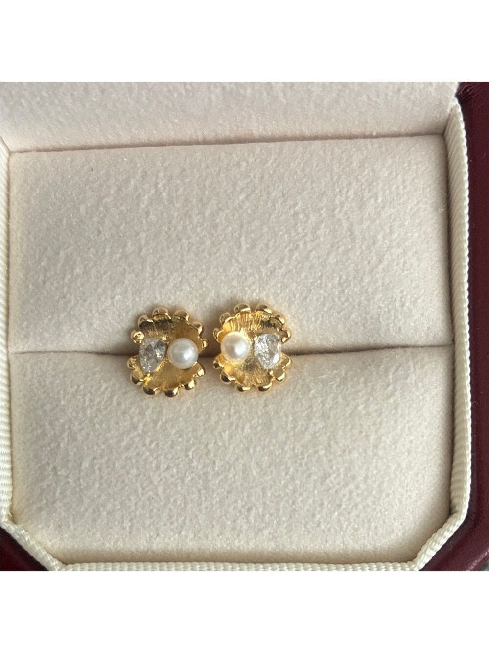 Elegant Gold and Pearl Stud Earrings